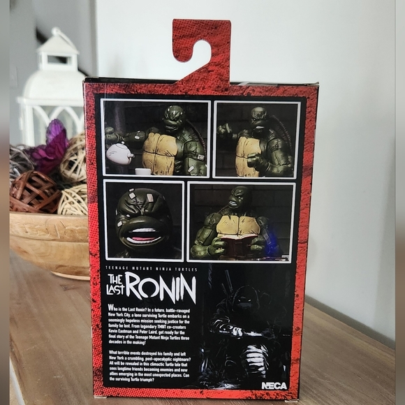 Teenage Mutant Ninja Turtles: The Last Ronin โ Battle Damaged Figure by NECA NIB - Picture 4 of 16